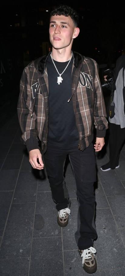 球帽, 轮主场迎战